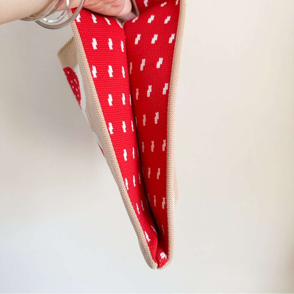 ⭐️3/$30⭐️ (bundle deal) Strawberry Cake Knit Bag - Picture 4 of 5